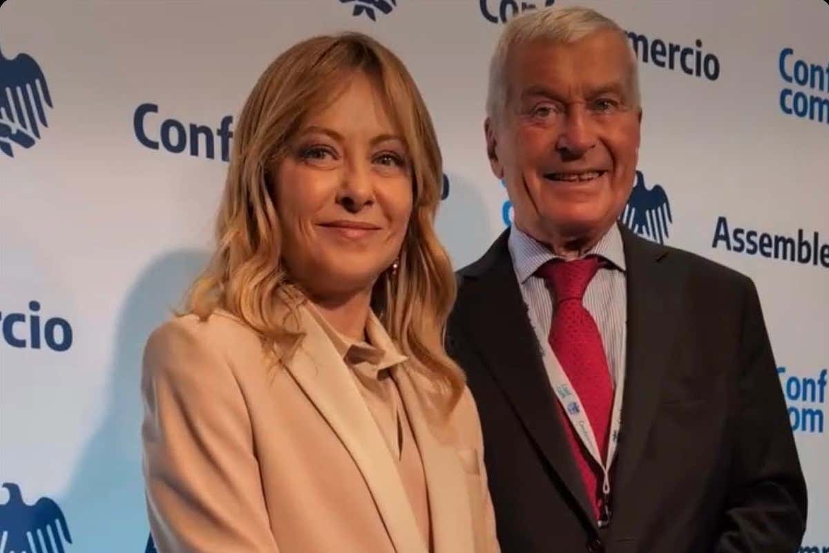 La premier Giorgia Meloni e Carlo Sangalli, presidente di Confcommercio