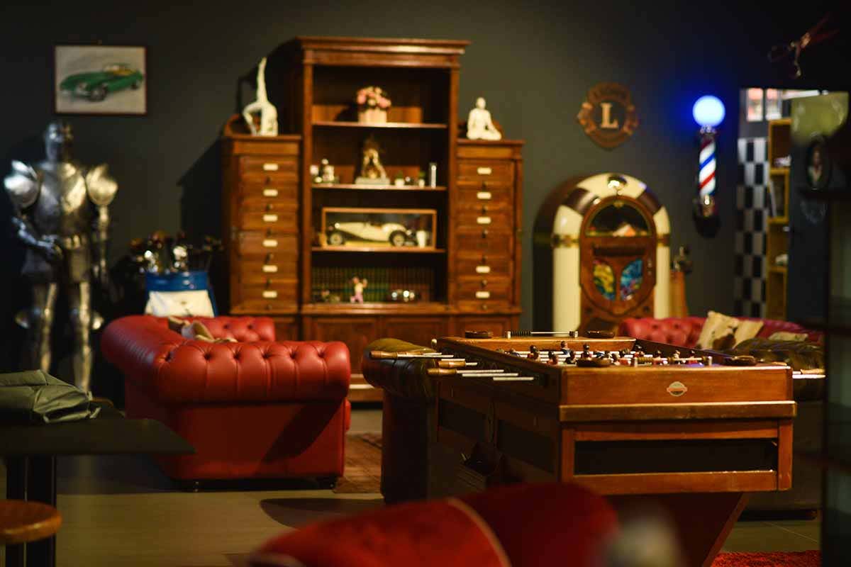 È composto da 5 spazi principali Un tuffo negli anni 50 da Memorabilia, ristorante-museo di Agrate Brianza