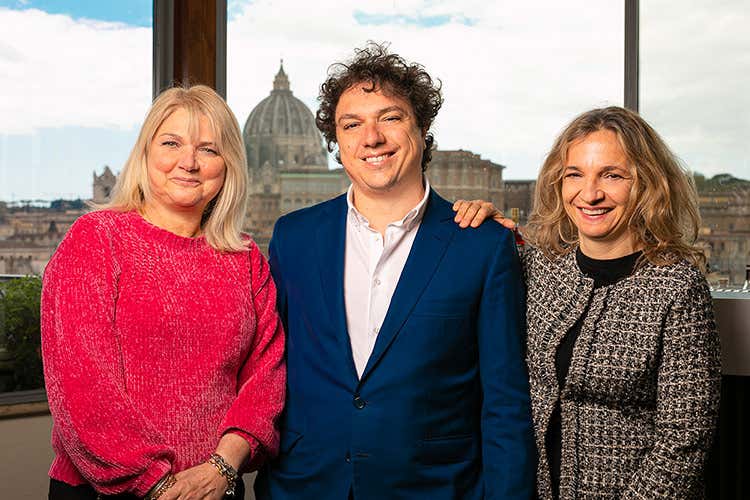 I fratelli Mencucci Una terrazza per resistere alla crisi L'Atlante hotel di Roma cambia pelle I fratelli Mencucci Una terrazza per resistere alla crisi L'Atlante hotel di Roma cambia pelle