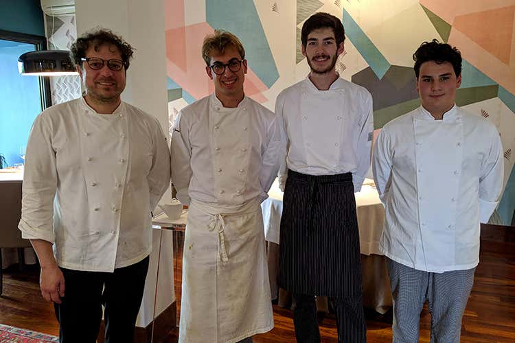 Diego Papa e la brigata (I menu scomposti dei fratelli Papa Sapori più intensi ad ogni portata)