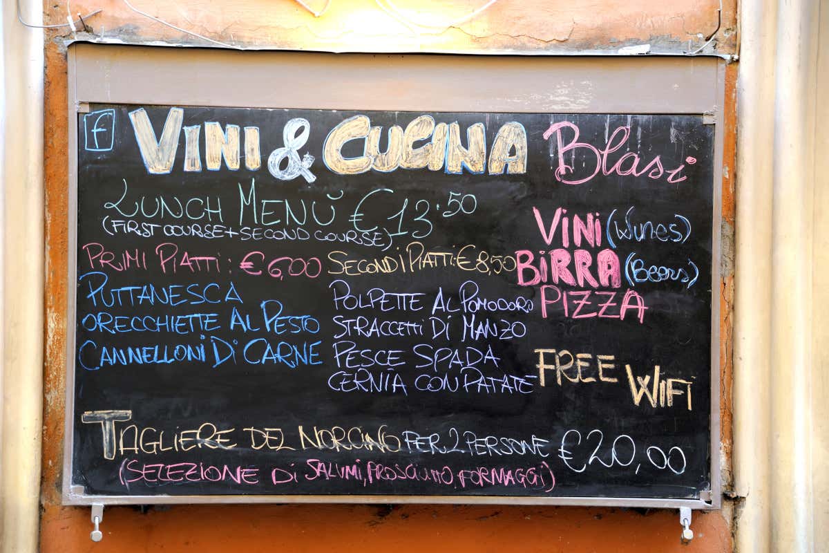 Tra menu degustazione e lavagna, cambia tutto: da percorso imposto a proposta del giorno