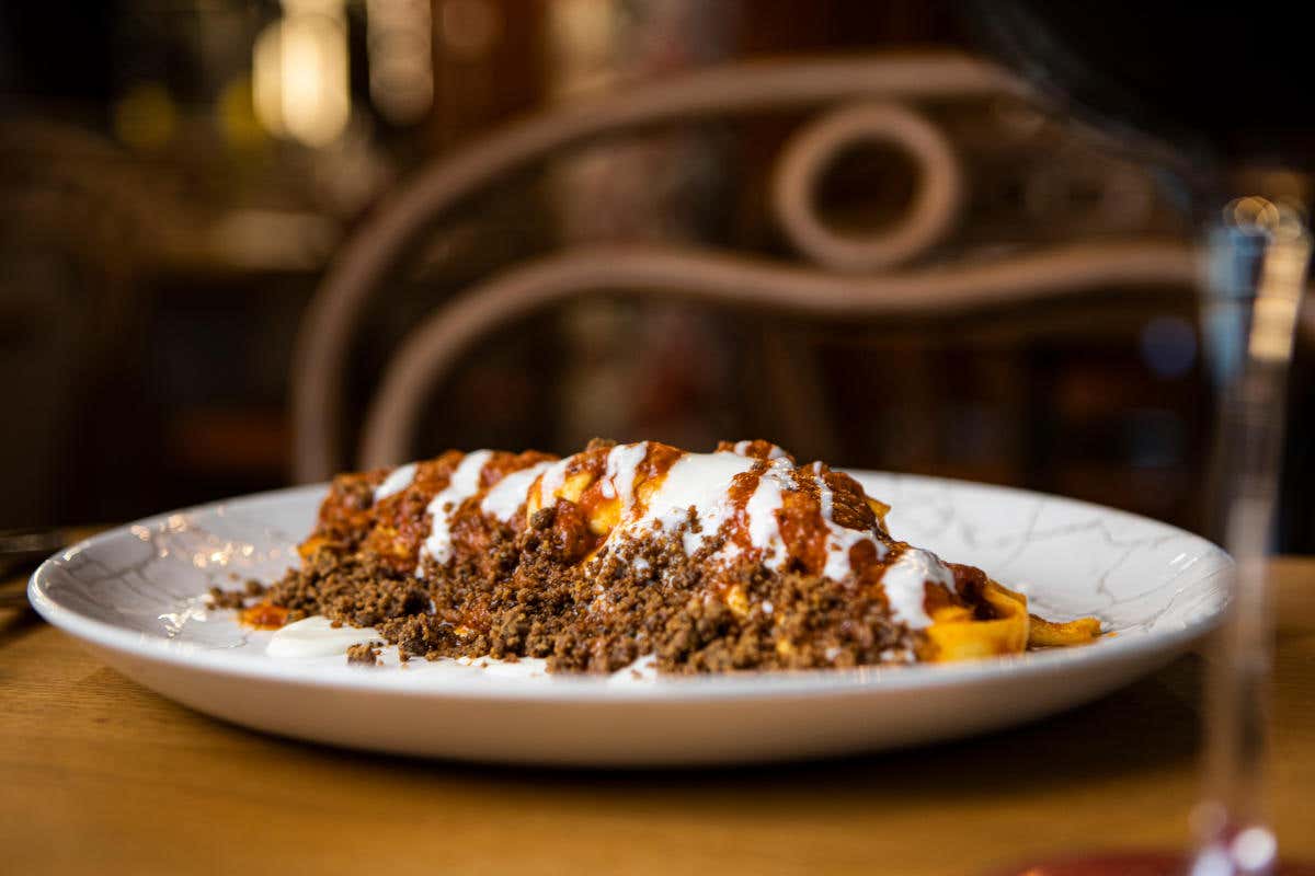 Pappardelle con sugo di coda alla vaccinara 