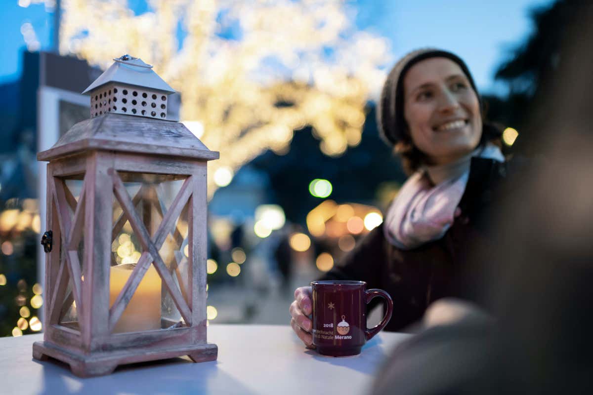 Offerta enogastronomica per tutti i gusti I mercatini di Merano compiono 30 anni. 60 casette pronte per un magico Natale