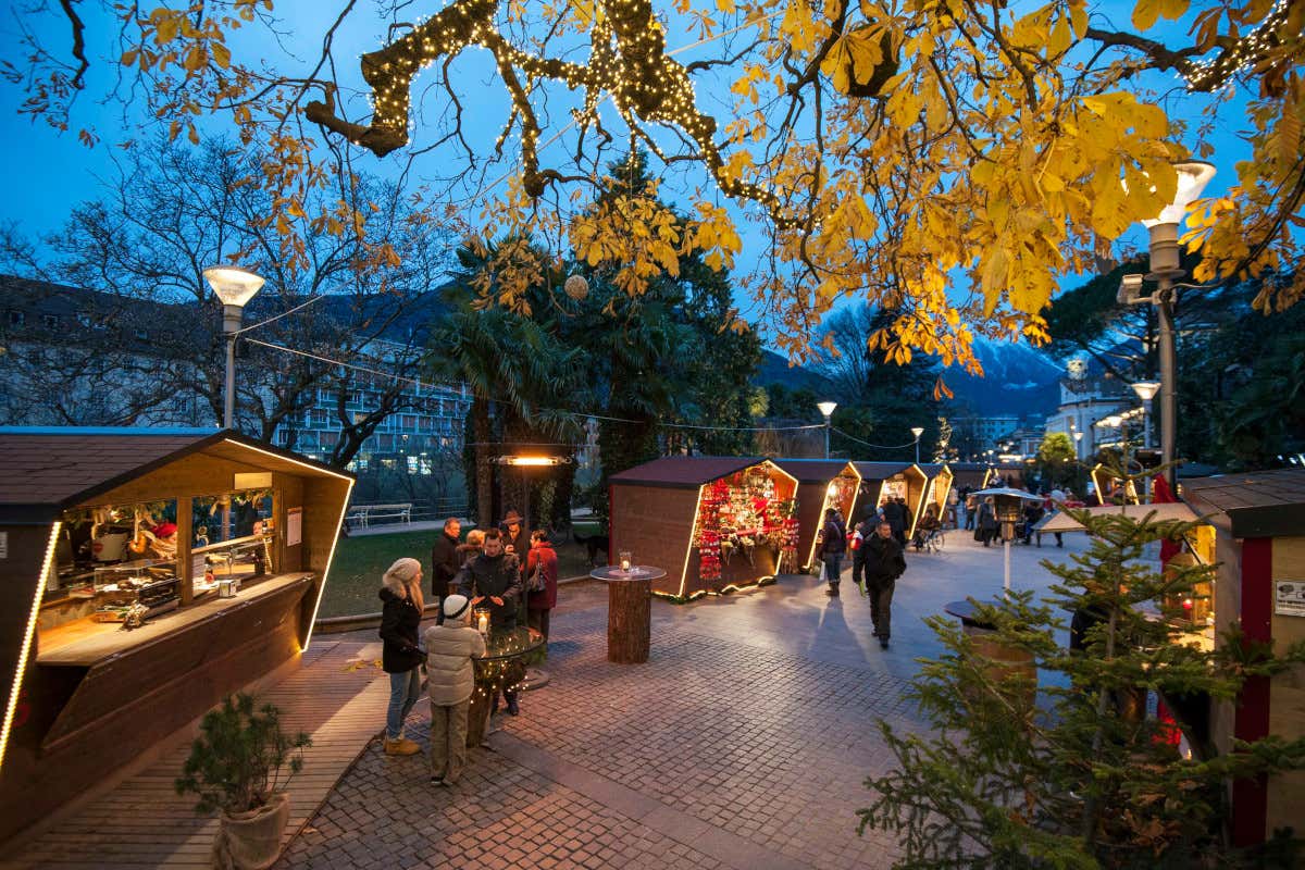 Torna la magia del Natale a Merano I mercatini di Merano compiono 30 anni. 60 casette pronte per un magico Natale