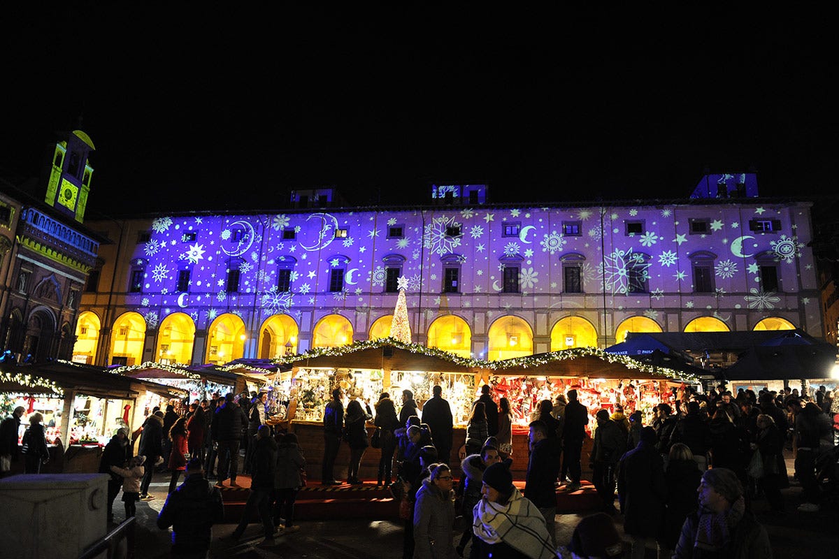 Mercatini di Natale di Arezzo Dalle Langhe all’Alto Adige, da Arezzo a Benevento: i più bei mercatini di Natale 2021