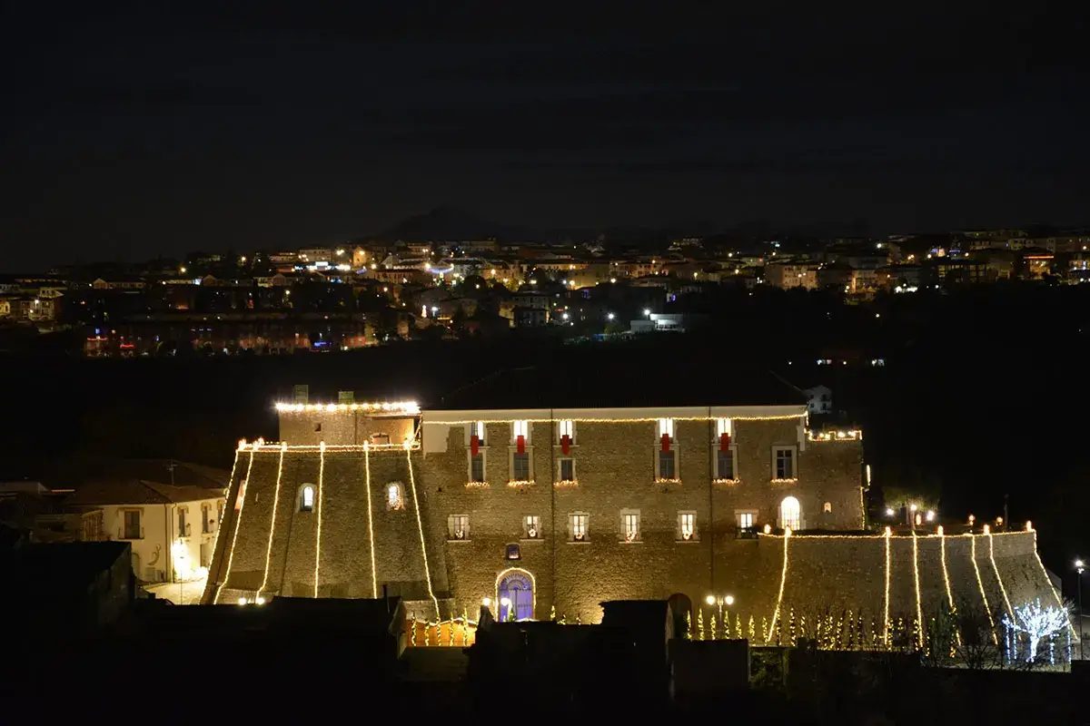 Castello dell&rsquo;Ettore Dalle Langhe all&rsquo;Alto Adige, da Arezzo a Benevento: i pi&ugrave; bei mercatini di Natale 2021