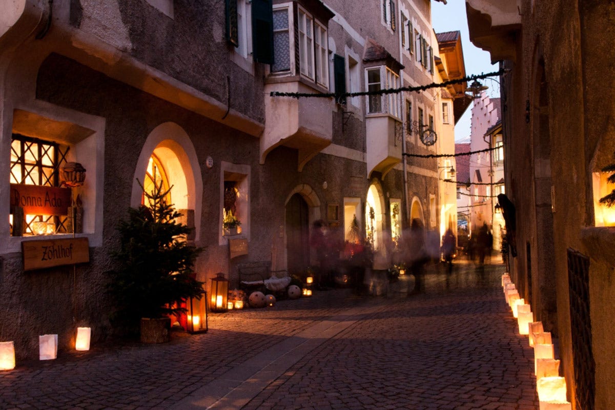 Mercatini di Natale di Chiusa Dalle Langhe all’Alto Adige, da Arezzo a Benevento: i più bei mercatini di Natale 2021