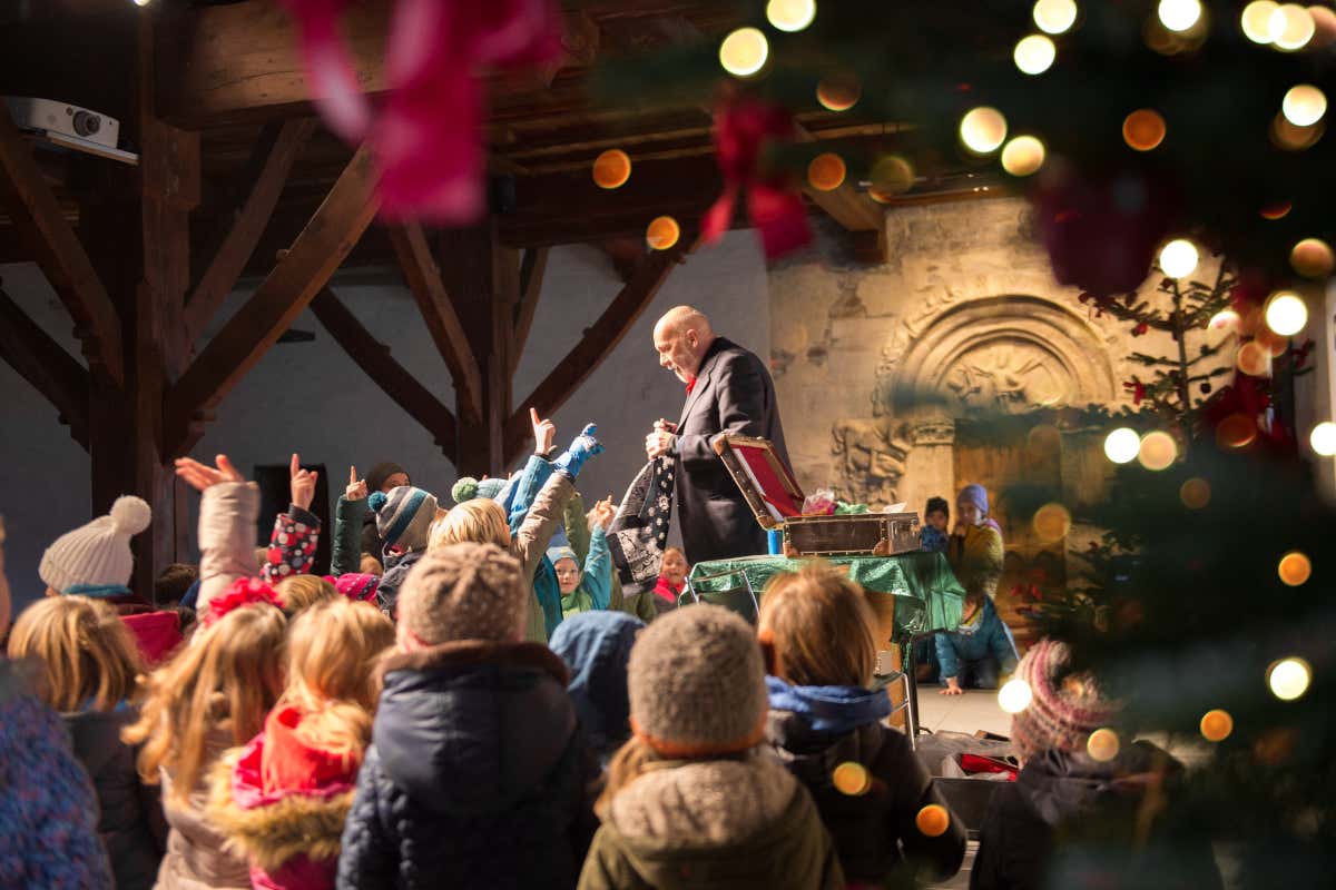 Tirolo, il mercatino di Natale si fa nel castello