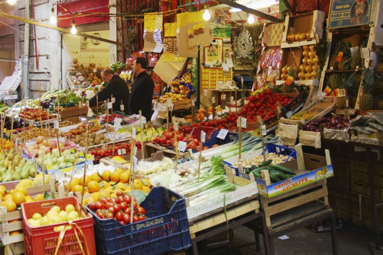 I mercati sono sempre più meta per i turisti italiani (I mercati frontiera del turismo Luoghi che raccontano il territorio)