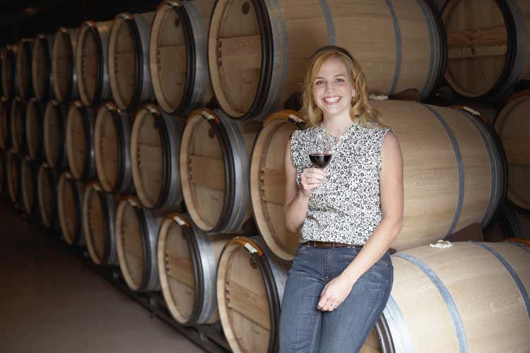 Il mercato vinicolo si tinge di rosa Il 26,5% delle imprese è donna Il mercato vinicolo si tinge di rosa Il 26,5% delle imprese è donna