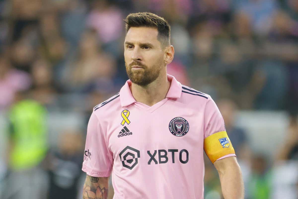 Messi firma il primo menu dedicato ai bambini nei ristoranti di Hard Rock Messi firma il primo menu dedicato ai bambini nei ristoranti di Hard Rock