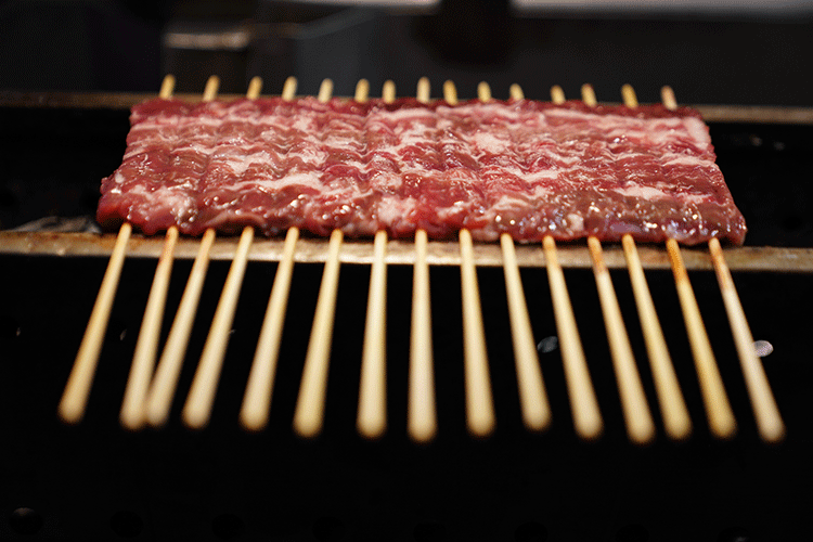 Arrosticini alla griglia (Il pesce siciliano protagonista al Messina Street Food Fest)