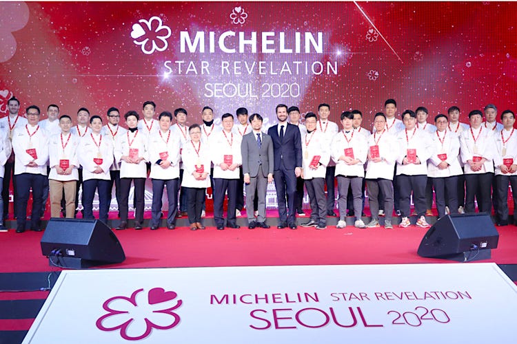 La presentazione della guida coreana (Chef coreano fa causa alla Michelin«Dopo la stella, via dalla guida»)
