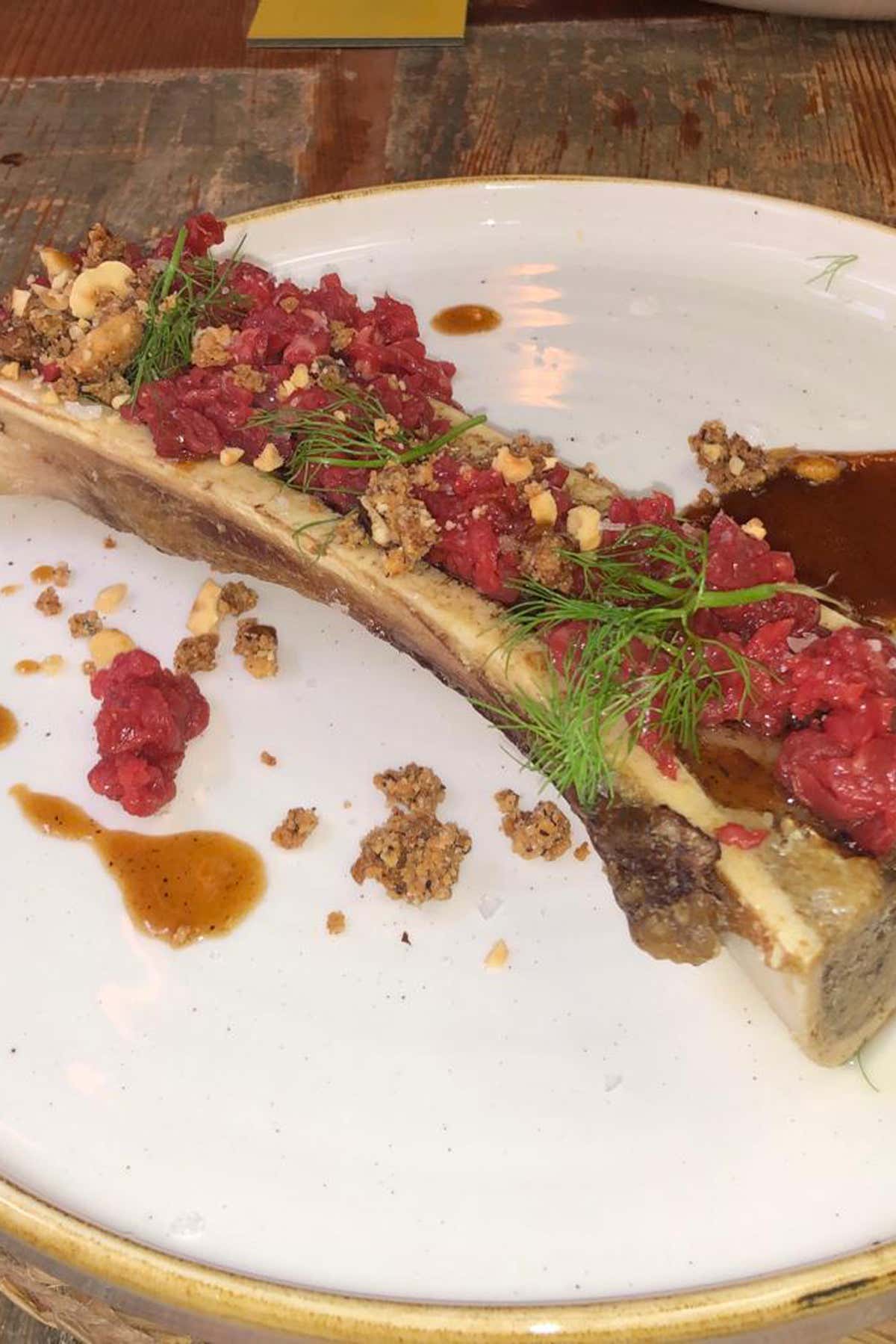Midollo, tartare di Fassona Senso dell’accoglienza cucina di pensiero conto intelligente: i tre assi dell’Osteria Fiaschetto