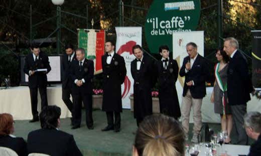 Da sinistra: Leonardo Taddei, Cristiano Cini, Antonello Maietta, Gabriele Del Carlo, Daniele Arcangeli, Claudia Bondi, Giuseppe Salvioli, Daniela Ferrieri e Osvaldo Baroncelli Da sinistra: Leonardo Taddei, Cristiano Cini, Antonello Maietta, Gabriele Del Carlo, Daniele Arcangeli, Claudia Bondi, Giuseppe Salvioli, Daniela Ferrieri e Osvaldo Baroncelli