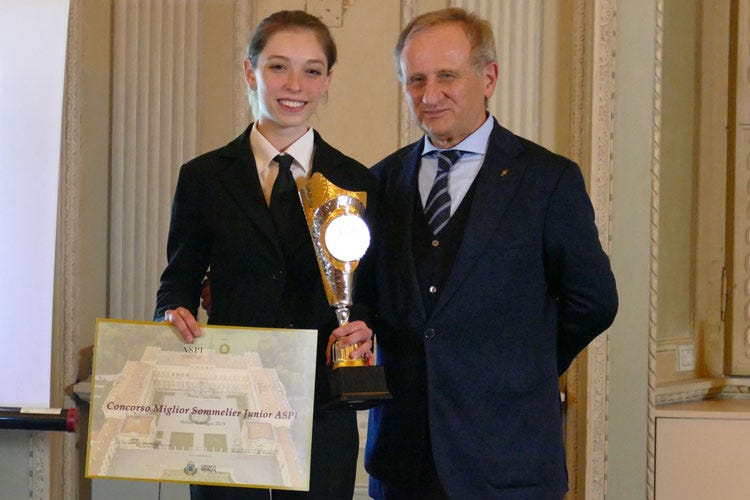 (Miglior sommelier junior Aspi 2019 Vince la studentessa Elisa Borroni)