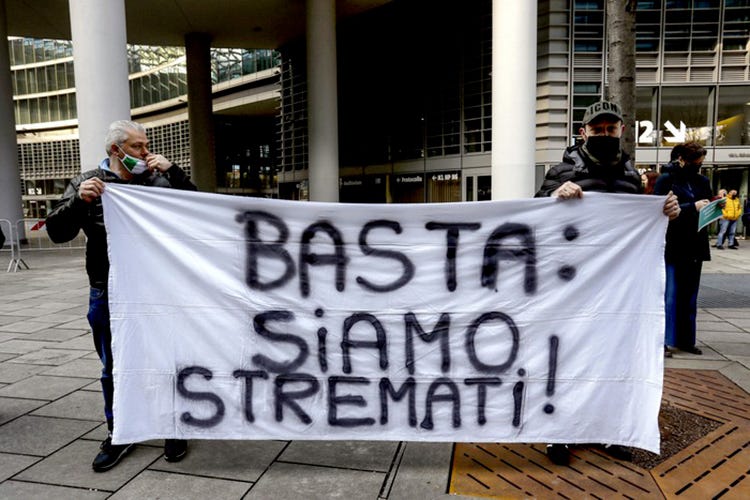 La protesta di Milano - I ristoratori che attaccano Draghi e rimpiangono già il Governo Conte