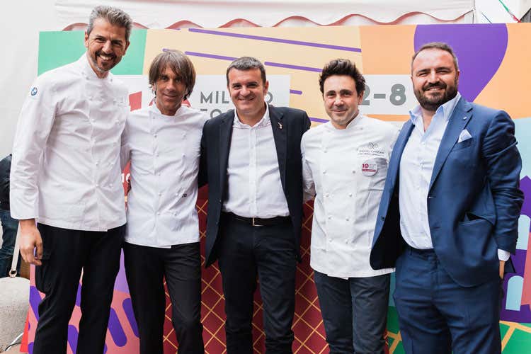 (Milano celebra l&rsquo;aperitivoUn festival dedicato nel 2020)