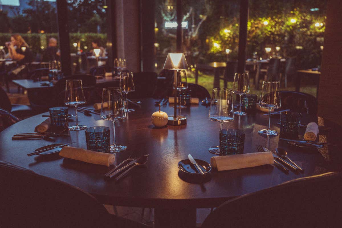 Un tavolo del Milano37 Al Milano 37 la semplicità complessa di Pantaleo