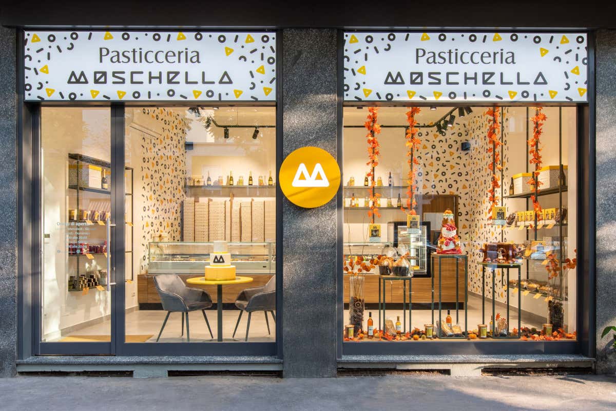 L'esterno della pasticceria milanese dei fratelli Moschella I fratelli Moschella approdano a Milano con il concept di Nuova Pasticceria