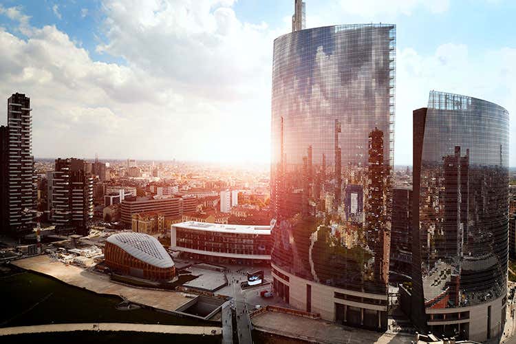 Milano in zona arancione scuro fino al 14 marzo - Lombardia in arancione scuro.Scuole chiuse e limitazione ai negozi