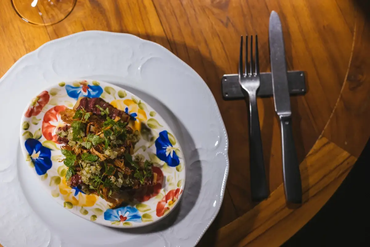 Yuca, maiale sfilacciato, sanguinaccio e pico de gallo Mitù il ristorante colombiano all'insegna dei sapori amazzonici