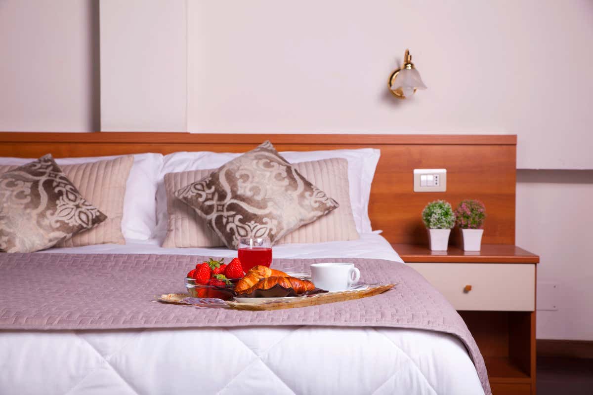 Nel 2026 raddoppia la tassa di soggiorno negli hotel e b&b di Milano