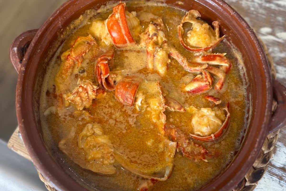 Vacanze a Minorca, i consigli per dormire e mangiare lontano dagli all-inclusive