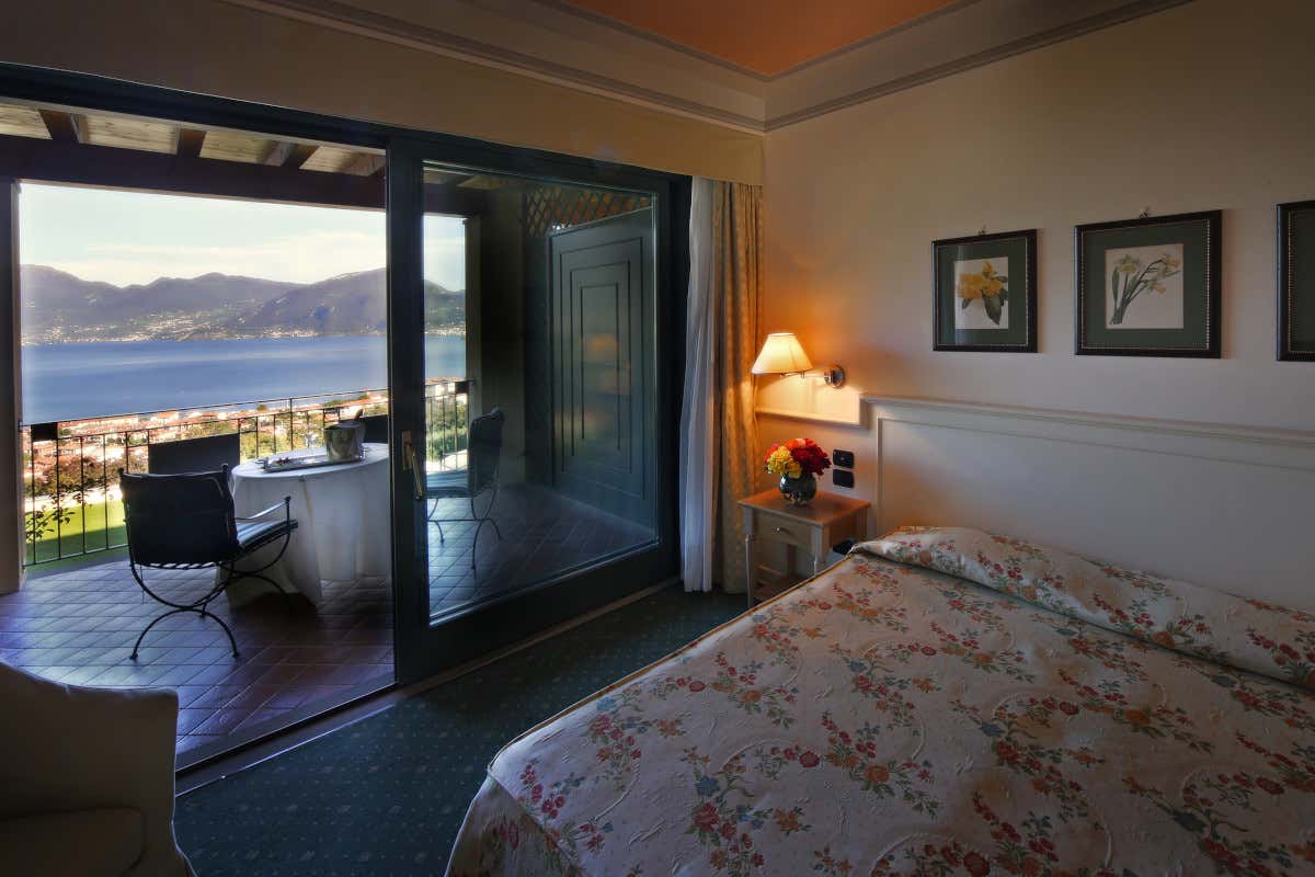 Una delle stanze del Relais Mirabella Brescia gita fuori porta tra auto d'epoca e castelli