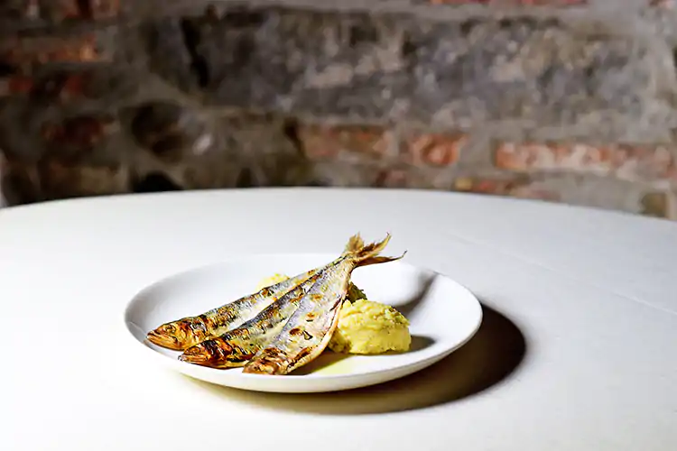 La filosofia del Ristorante La Piana si sposa con il territorio e i suoi prodotti Delivery per le cerimonie e bottega La risposta del La Piana al Covid