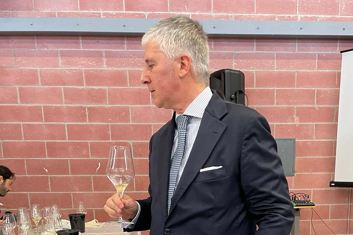 Alessandro Scorsone Lunga vita allo Chardonnay! La guida di Scorsone alla scoperta delle celebri bollicine