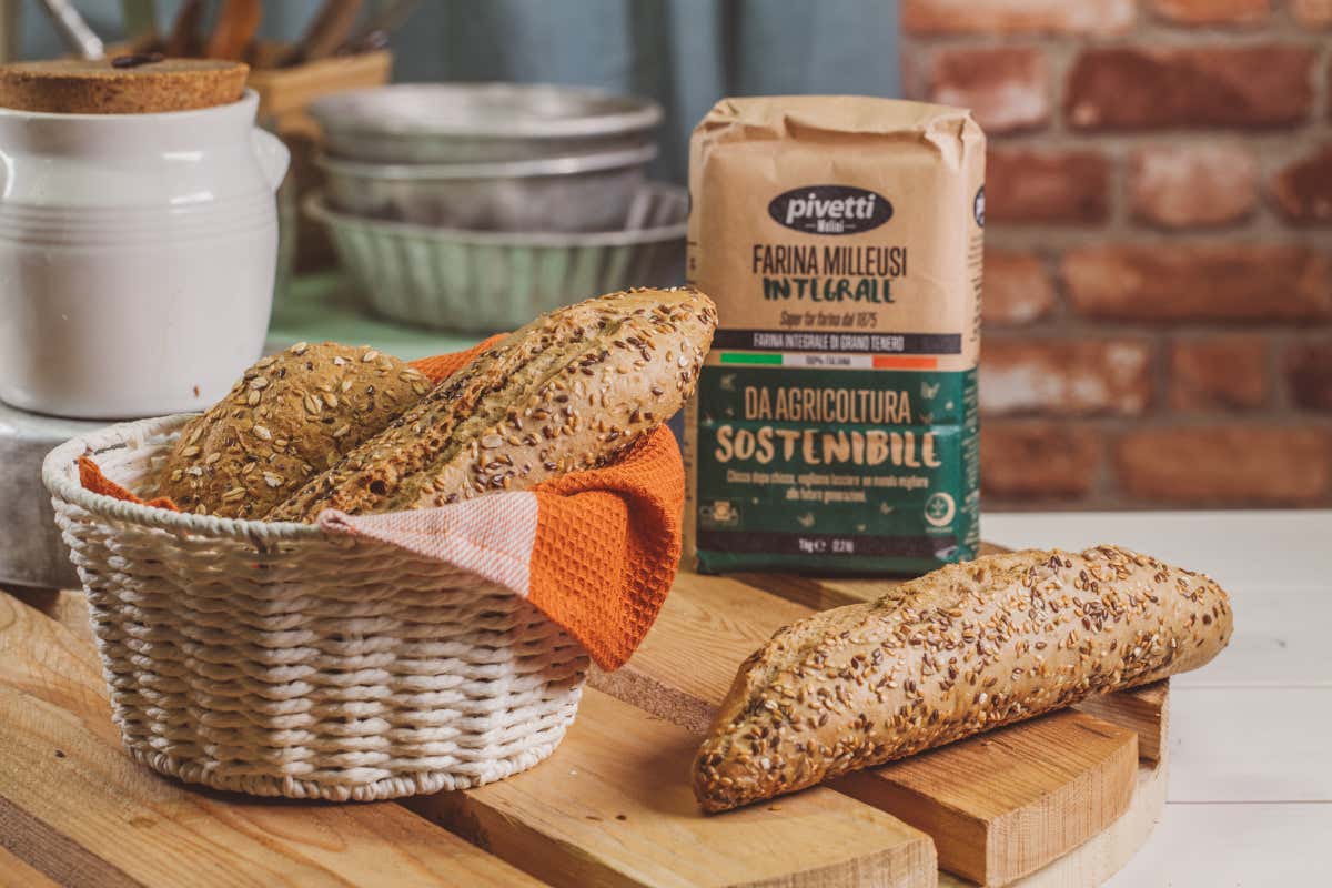 La farina Da Agricoltura sostenibile Milleusi Integrale è particolarmente adatta alla preparazione di pane, pizza, pasta fresca e dolci