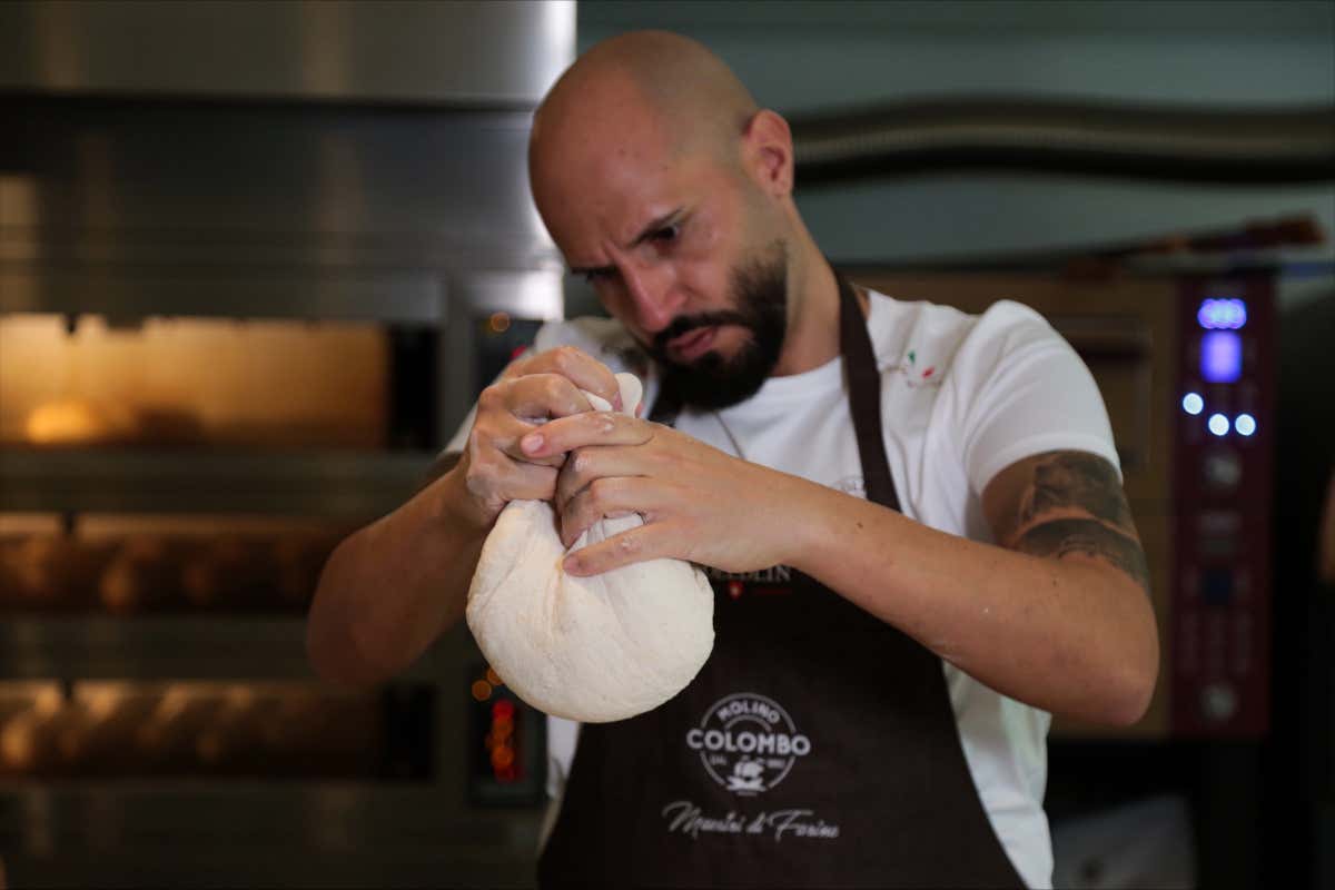 All’estero esaltano il nostro pane. In Italia lo demonizzano i guru da salotto All’estero esaltano il nostro pane. In Italia lo demonizzano i guru da salotto