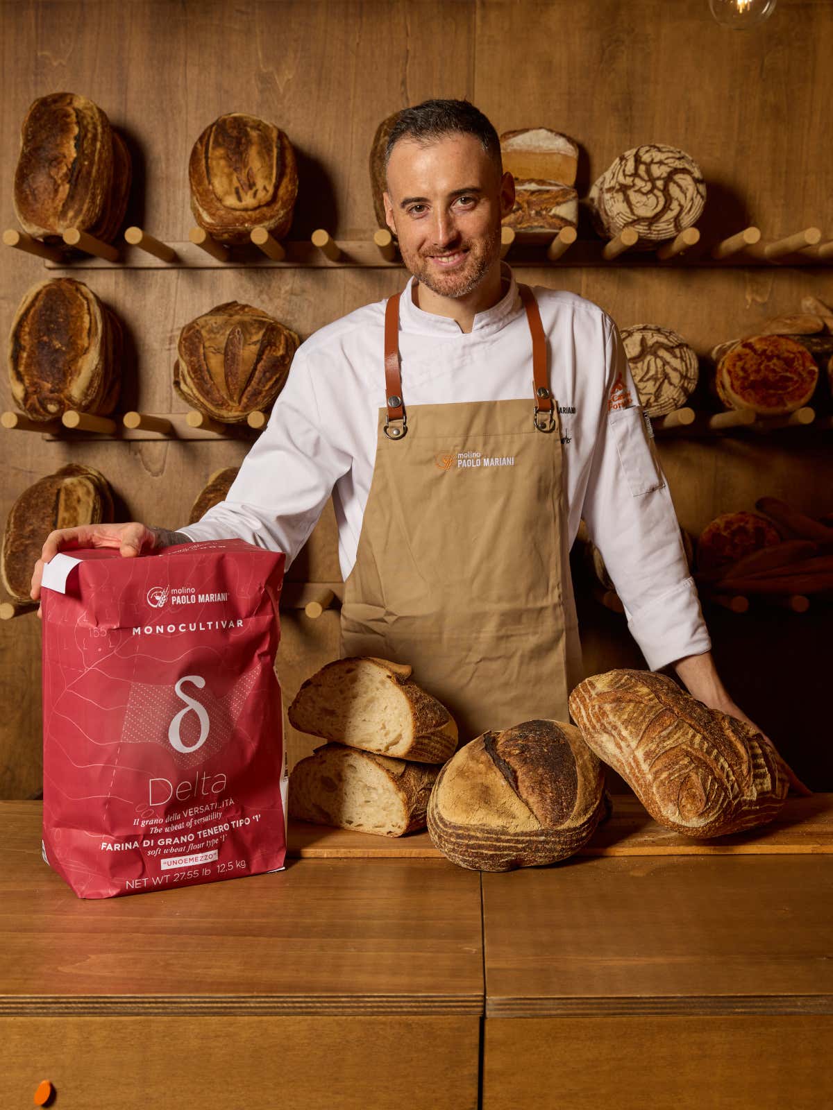 Delta, la nuova farina uno e mezzo, qui col tecnico di Molino Paolo Mariani Mirco Quarto