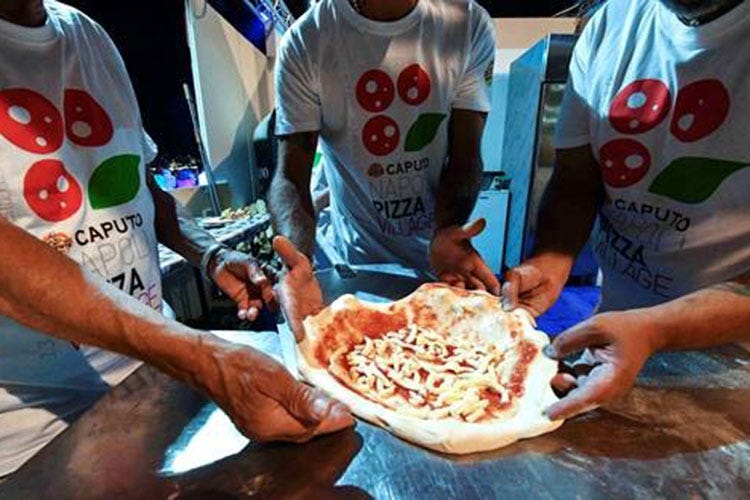 600 pizzaiuoli parteciperanno al mondiale di Napoli (Via la mondiale del Pizzaiuolo)