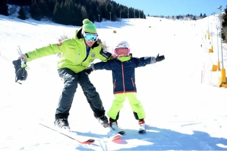 Sci sul Monte Bondone Avvento Natale e Capodanno: le migliori offerte per festeggiare sulla neve