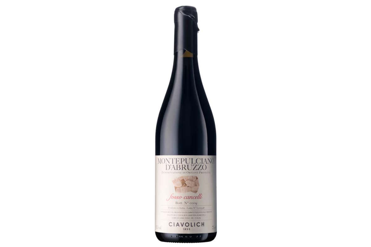 Una bottiglia di Fosso Cancelli Montepulciano d’Abruzzo Dop 2019