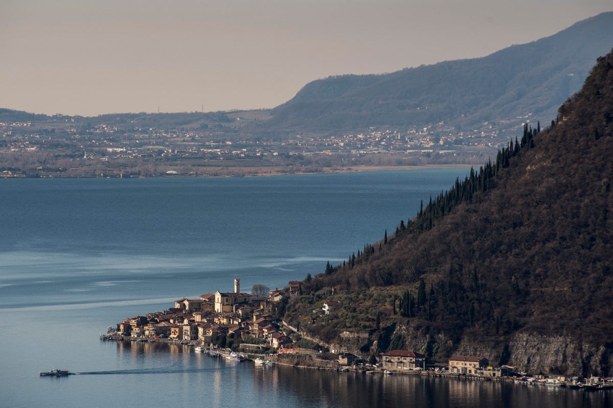 Montisola e il lago d'Iseo  [Capitale della Cultura... a tavola]: i laghi bresciani e la loro cucina