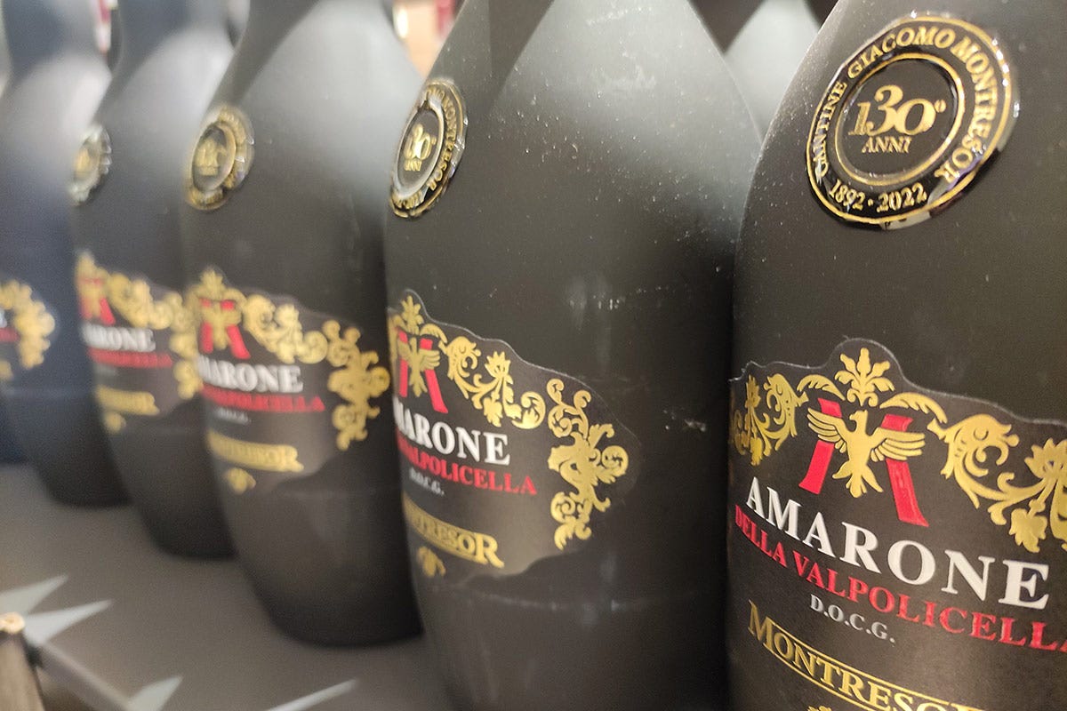 Amarone della Valpolicella Montresor in bottiglia satinata Per i 130 anni in Valpolicella Montresor inaugura il Museo del vino