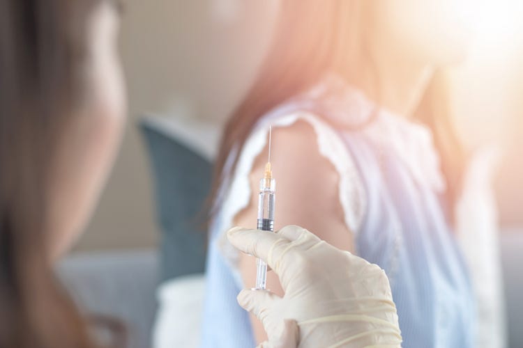 I vaccini sono fondamentali per prevenire il morbillo (Morbillo, 90mila casi in EuropaL’Oms lancia un allarme globale)