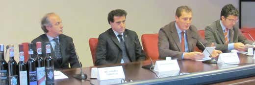 Da sinistra Melchiorre Tomaselli, Giorgio Bonassoli, Giacomo De Toma e Massimiliano Alborghetti Da sinistra Melchiorre Tomaselli, Giorgio Bonassoli, Giacomo De Toma e Massimiliano Alborghetti