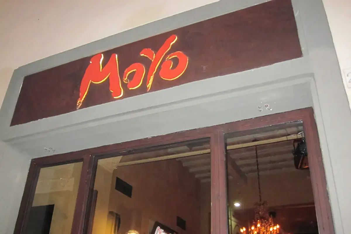 Moyo, a Firenze Pioggia e tavolini sui marciapiedi I bar ripartono, ma che fatica!