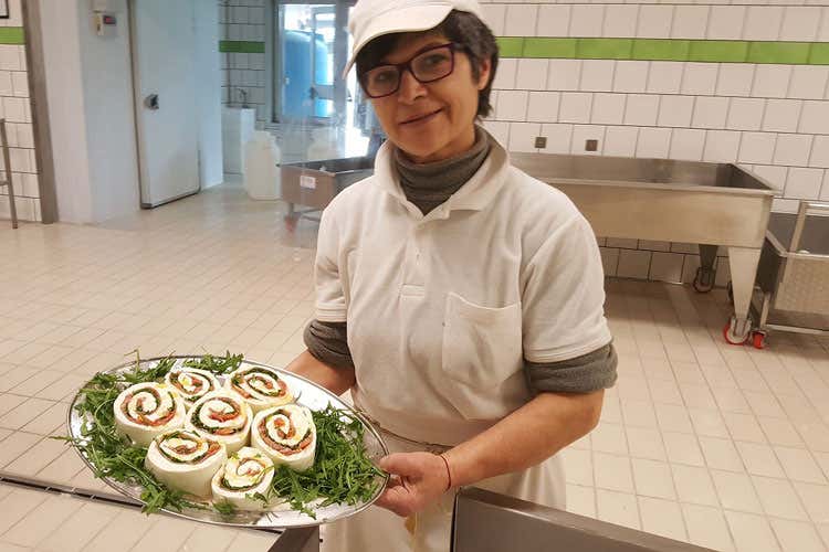 (Mozzarella di Bufala Campana Dop L’importanza delle donne nella filiera) (Mozzarella di Bufala Campana Dop L’importanza delle donne nella filiera)