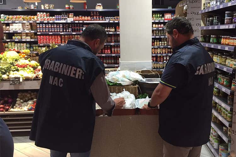 (False Mozzarelle, più controlli Al via E...State senza pensieri) (False Mozzarelle, più controlli Al via E...State senza pensieri)