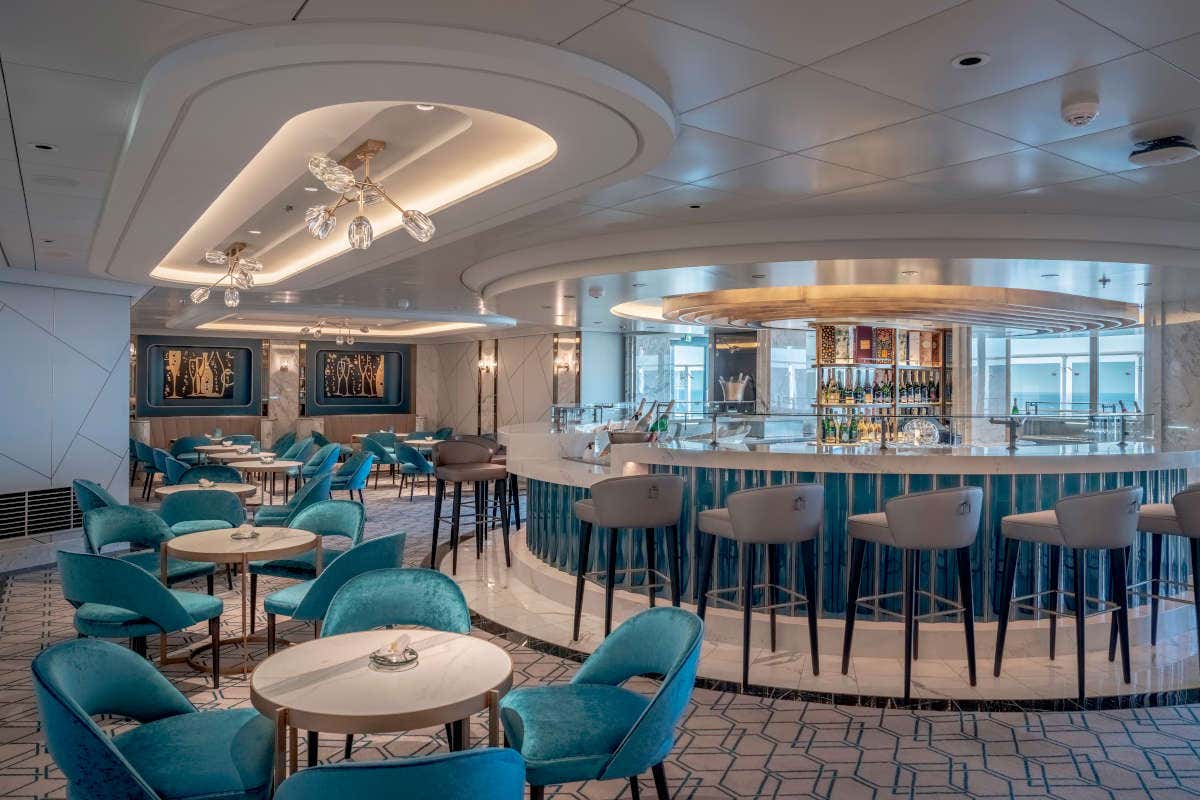 Salpa a bordo della Msc World Europa: lusso, design e benessere in mezzo al mare