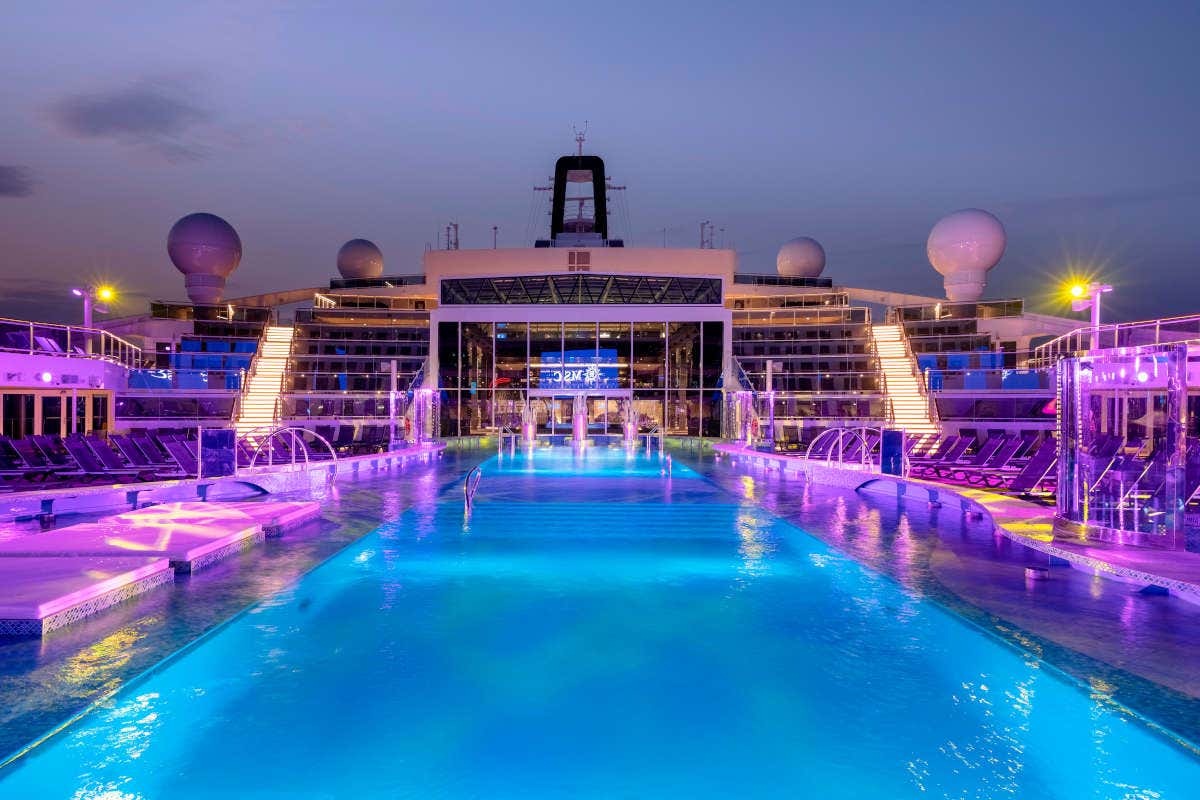 Salpa a bordo della Msc World Europa: lusso, design e benessere in mezzo al mare