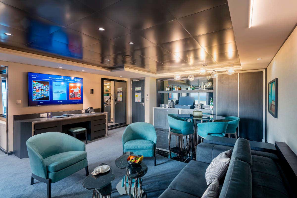 Salpa a bordo della Msc World Europa: lusso, design e benessere in mezzo al mare