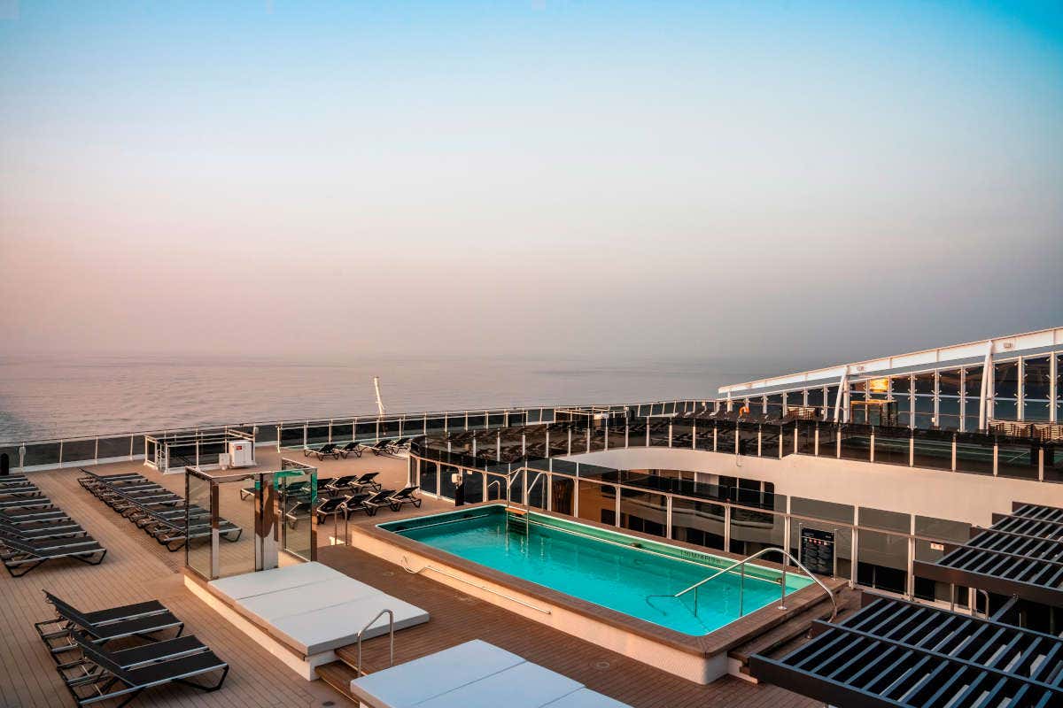 Salpa a bordo della Msc World Europa: lusso, design e benessere in mezzo al mare