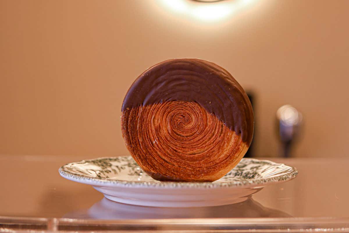 Roll al cioccolato al latte Valrhona equatoriale di Angelo Mattia Tramontano