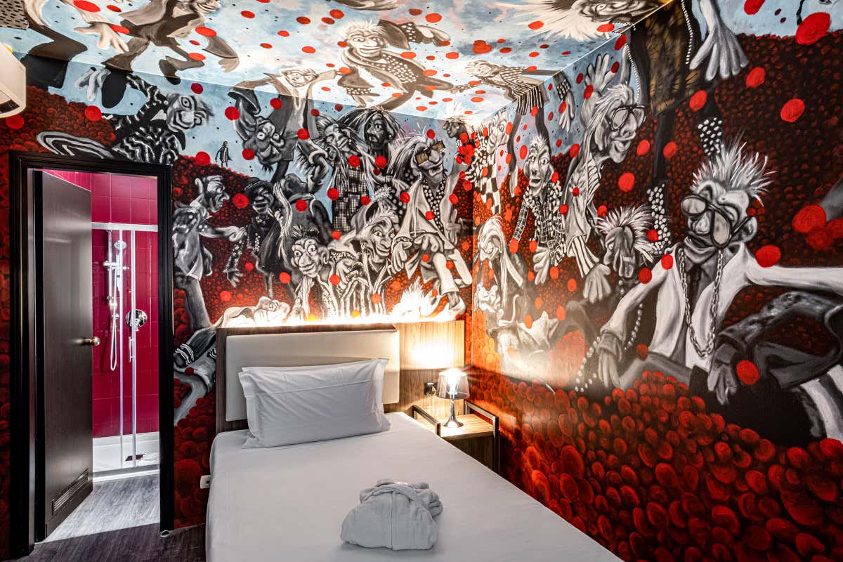 Una delle stanze del Muraless Art Hotel Muraless Art Hotel l'albergo d Verona dedicato alla street art